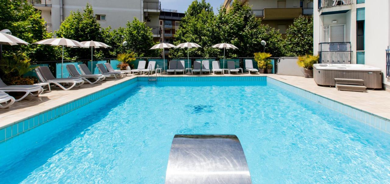 Hotel Verona تْشيزيناتيكو المظهر الخارجي الصورة