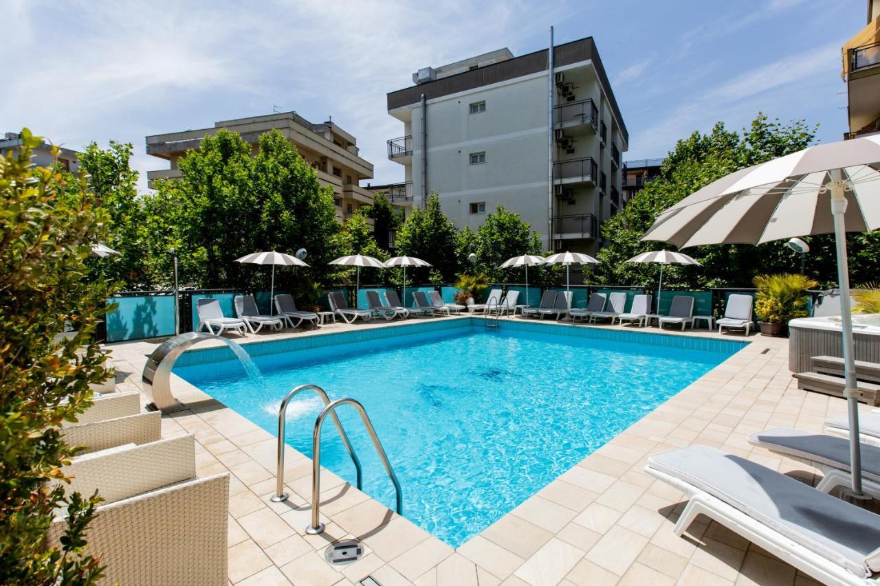 Hotel Verona تْشيزيناتيكو المظهر الخارجي الصورة