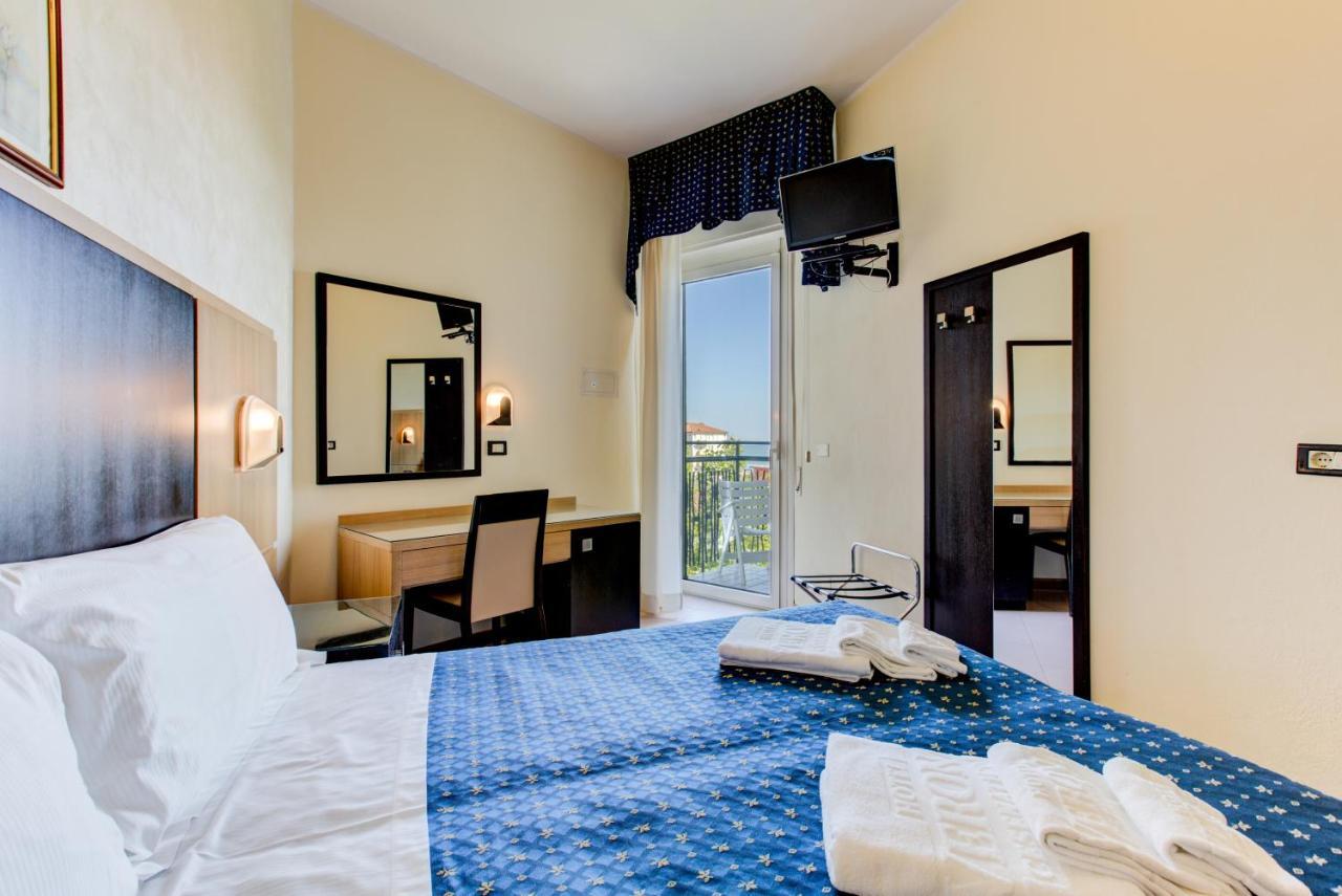 Hotel Verona تْشيزيناتيكو المظهر الخارجي الصورة