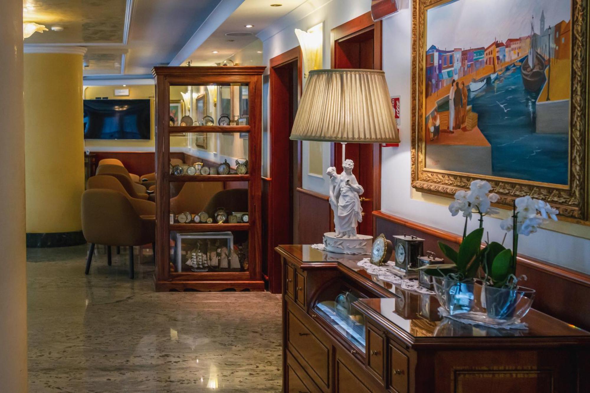 Hotel Verona تْشيزيناتيكو المظهر الخارجي الصورة